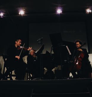 (L-R) Violinist David Han Marks, pianist Chris Vath and cellist Rubin Kodheil. Photo by Migi Fabara Martinez