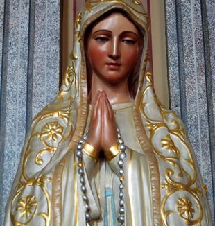 Statue of Our Lady of Fatima. Photo by Nheyob