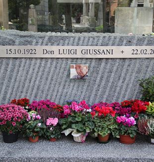 Burial Plot of Fr. Luigi Giussani. Wikimedia Commons