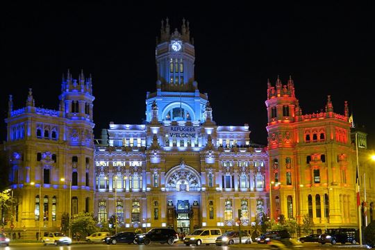 Madrid City Halls after the Paris terrorist attacks. Photo by Malopez 21 via Wikimedia Commons
