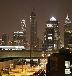 Philadelphia Night Skyline. Wikimedia Commons