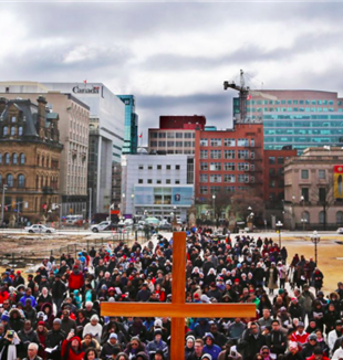 Way of the Cross through the streets of Ottawa. Photo by Jean Levac/Postmedia 128864