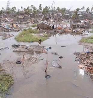 The aftermath of Cyclone Idai in Mozambique. Photo by Climate Centre, CC BY-NC 2.0, via Flickr. 