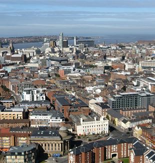Liverpool City Center (via Wikimedia Commons)