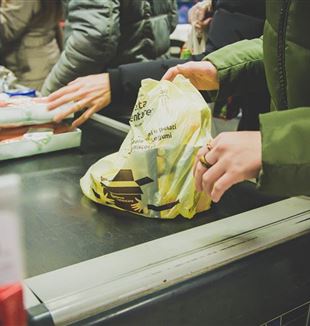  The yellow carrier bag at the cash register (Photo: Icon / Photo)