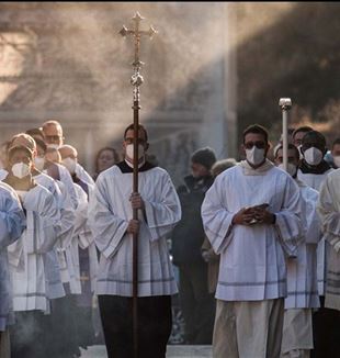 Ash Wednesday procession (Photo: Massimiliano Migliorato/Catholic Press Photo)