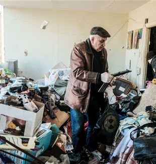 A bombed house near Kyiv (Matthew Hatcher/ZUMA Press/Ansa)