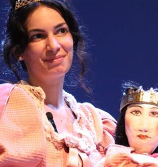 Sofia Romano as the Princess in "Liberi tutti", the opening show