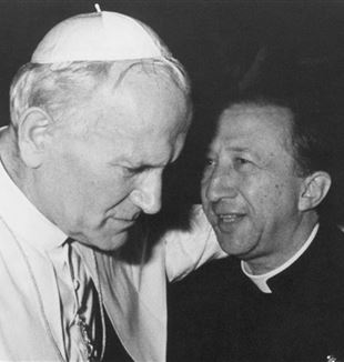 Fr Giussani with Pope John Paul II (© Fraternità di CL)