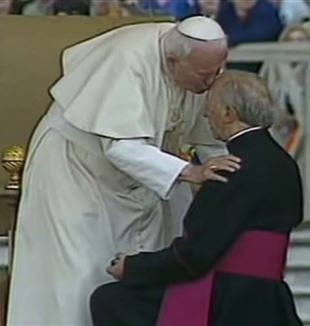 Fr. Giussani and John Paul II on May 30, 1998