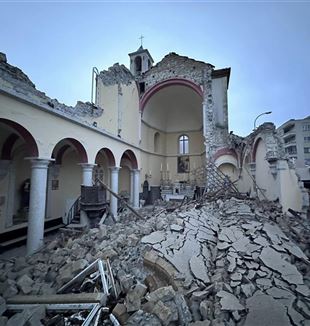 Iskenderun Cathedral after the earthquake (Photo: Antuan Ilgit SJ)