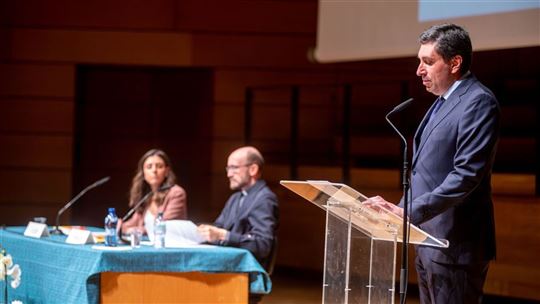 Davide Prosperi introduced the presentation at the Dal Verme Theater in Milan (Pino Franchino/Fraternity CL)